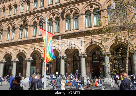 Votare sì di banner per il matrimonio la parità eretto dalla città di Sydney in Martin Place,Sydney , Australia Foto Stock