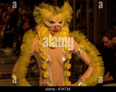 Londra, Regno Unito. Xv Sep, 2017. pam hogg la sfilata di moda a scout ss18 credito: Ian Davidson/alamy live news Foto Stock