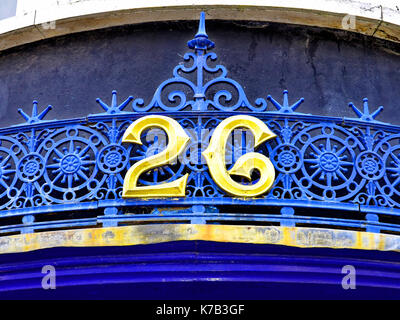 Weymouth Dorset zona porto dipinto di golden numero 26 Foto Stock