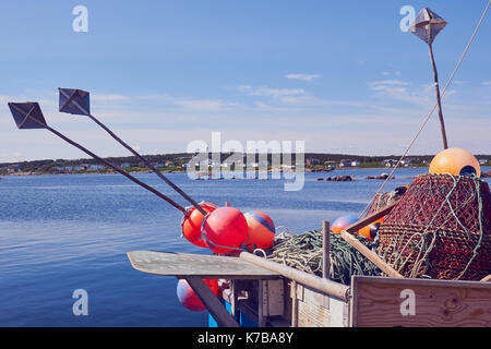 Lobster Pot, reti e boe sul peschereccio, Terranova, Canada Foto Stock