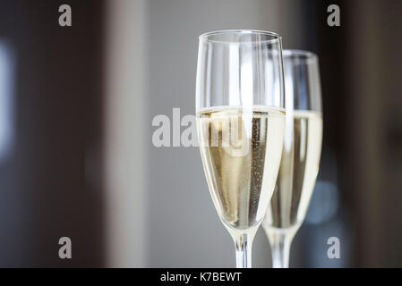 Close-up di champagne in champagne flauti Foto Stock