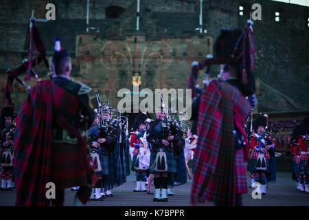 Edinburgh Royal Tattoo di fronte al Castello di Edimburgo, a Edimburgo, in Scozia, il 15 settembre 2017. Foto Stock