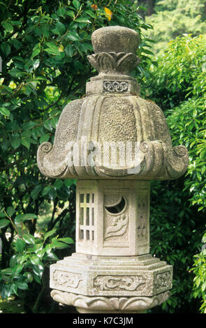 Statua vicino al Giardino di Piana, Portland Giardino Giapponese, Washington Park, Portland, Oregon Foto Stock