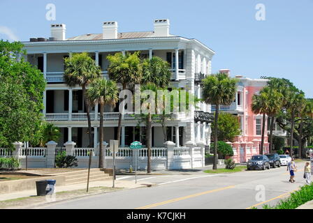 Antebellum mansions su East Battery Street a Charleston, Carolina del Sud Foto Stock