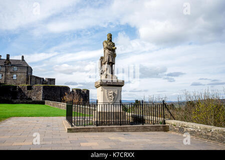 Statua di Robert the Bruce al di fuori del castello striling, Scozia centrale Foto Stock