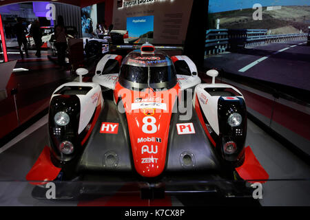 La casa automobilistica giapponese Toyota presenta la Toyota ts050 hybrid racing car al 67. iaa. 67. internationale automobil-ausstellung (IAA) aperto a Francoforte per visitatori professionali. è con oltre 1000 espositori uno del motore più grande mostra in tutto il mondo. La mostra sarà aperta per il pubblico in generale il 16 settembre. (Foto di Michael debets/Pacific stampa) Foto Stock