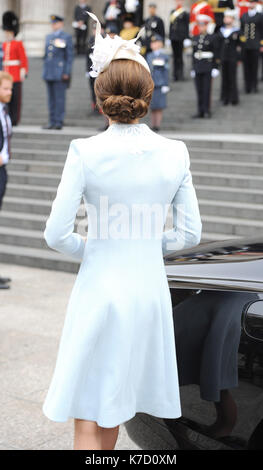 La foto Deve Essere Accreditata ©Alpha Press 079965 10/06/2016 Kate Duchessa di Cambridge Katherine Catherine Middleton al National Service of Thanksgiving durante le celebrazioni per il compleanno della Regina 90th che si svolgono presso la St Pauls Cathedral di Londra Foto Stock