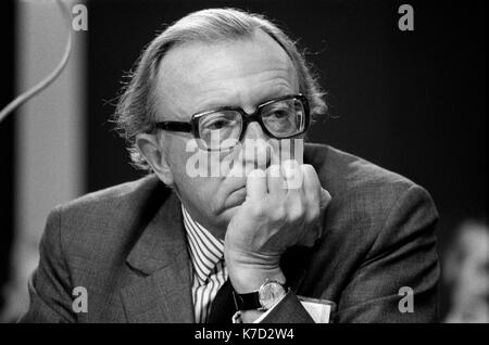 Lord Carrington, ritratto, Peter Carington MP degli anni settanta congresso del Partito Conservatore Blackpool Winter Gardens 1973 UK HOMER SYKES Foto Stock