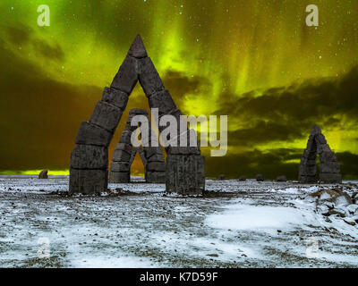 Aurora boreale che danzano sulla vendetta artica, Raufarhöfn, Islanda Foto Stock