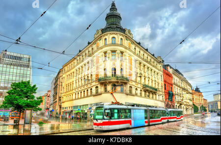 City tram nella città vecchia di Brno, Repubblica ceca Foto Stock