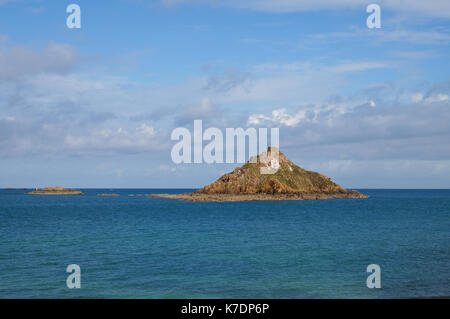 Piccola Isola di Verdelet vicino a Pleneuf-Val-Andre in Bretagna (Francia) Foto Stock