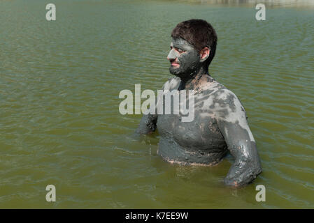 Spa Salt Lake fango acqua uomo Foto Stock