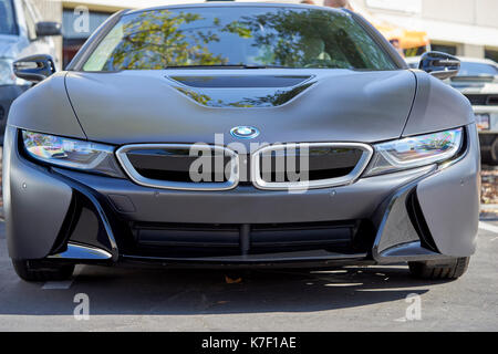 San Diego, CA/USA - Ottobre 15, 2016: san diego auto & caffè car show locale dove gli appassionati di auto si incontrano mensilmente per visualizzare auto e socializzare Foto Stock