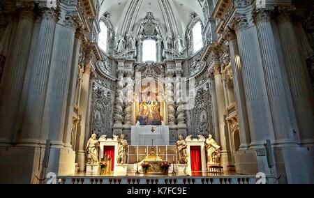 Interno della chiesa Teatini, monaco di baviera (theatinerkirche st. kajetan, tedesco), Germania Foto Stock