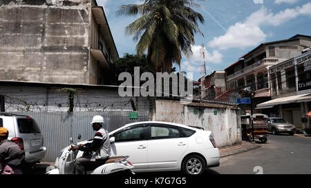 Tuol Sleng Genocide Museum 113th Street tra 182 st e Mao TSE Toung Blvd a Phnom Penh Cambogia democratico Kampuchea Sud-Est Asia Foto Stock