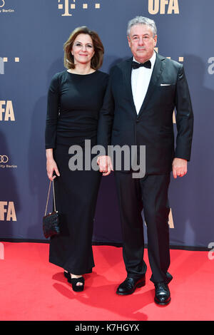 Berlino, Germania. Xv Sep, 2017. L'attrice martina gedeck e suo marito, il regista svizzero markus imboden, assistere alla festa a ufa anniversario notte presso il Palais am Funkturm Berlino, Germania, 15 settembre 2017. foto: Jens kalaene/dpa/alamy live news Foto Stock