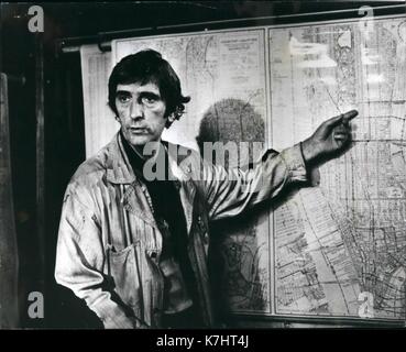 File. Xvi Sep, 2017. Harry dean stanton, il longtime attore di carattere il cui volto aveva il proprio carattere unico, è morto a 91. stanton passate venerdì al cedars-sinai Medical Center di Los Angeles. stanton, la cui gaunt, indossato sembra fossero più riconoscibile in molti a suo nome, è apparso in più di 100 film e 50 spettacoli televisivi, compresi i film 'alien' e 'uomo po' e la serie 'grande amore' e la recente versione di 'twin peaks." nella foto: 1981 Harry dean stanton stelle come una prigione detenuto chiamato cervello che sono coinvolti nel salvataggio di un rapito il presidente statunitense in flim e Foto Stock