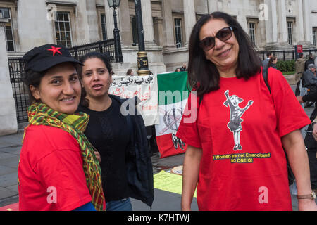 Londra, Regno Unito. Il 16 settembre 2017. Il 8 marzo l'organizzazione di donne (Iran-Afghanistan) protesta in Trafalgar Square il 29 anniversario della strage dei prigionieri politici in Iraq a seguito di una fatwa dall Ayatollah Khomeini chiamando per la morte di tutti Mojahedins leftists e come "combattenti contro Dio " e " gli apostati dall Islam.' prove recenti confermano le asserzioni che oltre 30.000 prigionieri politici, in gran parte membri del principale partito d opposizione popolare di Mojahedin Organizzazione dell'Iran (OMPI/MEK) sono stati eseguiti, in gran parte impiccato in gruppi di sei e sepolto nelle tombe di massa. I dimostranti chiedono il Foto Stock