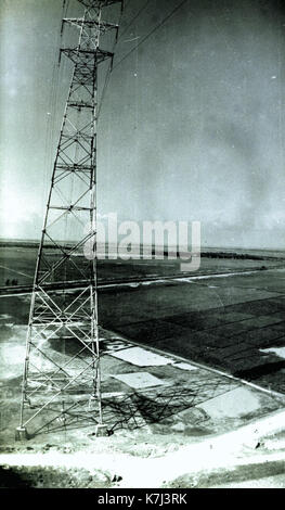 La Ryan Aeronautical Image Collection è ospitata presso la Biblioteca e gli archivi del San Diego Air & Space Museum. Questa vasta collezione comprende documenti storici e aziendali di Ryan Aeronautical, una società aerospaziale americana fondamentale fondata nel 1934 da T. Claude Ryan a San Diego, California. Foto Stock