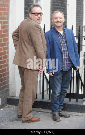 La Foto Deve Essere Accreditata ©Kate Green/Alpha Press 079965 13/01/2016 Vic Reeves & Bob Mortimer A 25 Anni Di Reeves & Mortimer The Poignant Moments Photocall Soho House London. Foto Stock