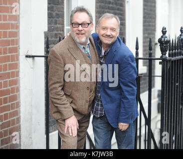 La Foto Deve Essere Accreditata ©Kate Green/Alpha Press 079965 13/01/2016 Vic Reeves & Bob Mortimer A 25 Anni Di Reeves & Mortimer The Poignant Moments Photocall Soho House London. Foto Stock