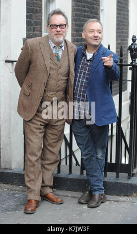 La Foto Deve Essere Accreditata ©Kate Green/Alpha Press 079965 13/01/2016 Vic Reeves & Bob Mortimer A 25 Anni Di Reeves & Mortimer The Poignant Moments Photocall Soho House London. Foto Stock