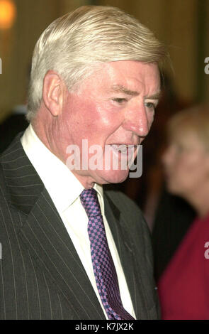 La Foto Deve Essere Accreditata ©Alpha Press 056142 15/10/04 Lord Cecil Parkinson Foyles Literary Luncheon Dorchester Hotel , Londra Foto Stock