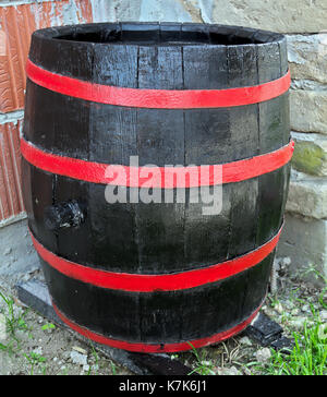 Vecchio restaruated Barile di legno con un nuovo look Foto Stock