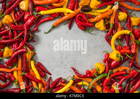 Miste e peperoncino habanero caldo peperoni. Foto Stock