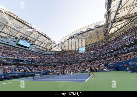 Rafael Nadal (ESP) e Kevin Anderson (Rsa)giocando in uomini singoli finale al 2017 US Open Tennis championships Foto Stock