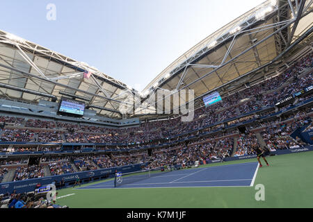 Rafael Nadal (ESP) e Kevin Anderson (Rsa)giocando in uomini singoli finale al 2017 US Open Tennis championships Foto Stock