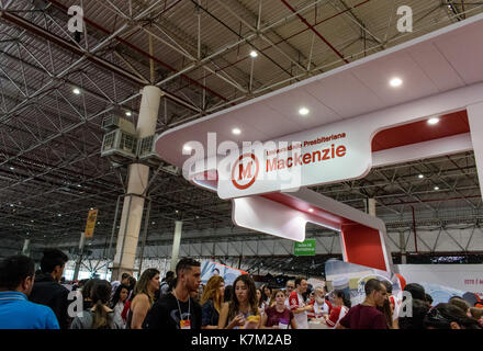 Sao Paulo, 16 2017 settembre - Faculdade Presbiteriana stand Mackenzie l'ultimo giorno della Fiera dello studente Foto Stock