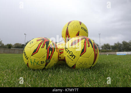 Vista generale del match sfere sul passo durante hertford town vs afc hornchurch, Emirates fa cup calcio a hertingfordbury park sul sedicesimo septembe Foto Stock