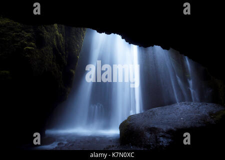 Cascata di Gljúfrafoss o Gljúfrabúi vicino a Seljalandsfoss, Rangárþing eystra, Suðurland, Islanda Foto Stock