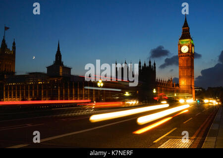 Il big ben e il parlamento di notte, Londra, Regno Unito Foto Stock