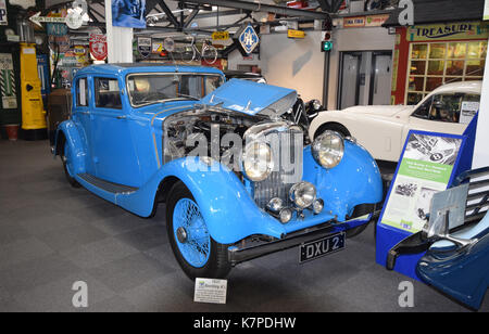 Il 1937 Bentley 4 1/4 (di proprietà di Donald Campbell) - lakeland motor museum, backbarrow, Ulverston, Lake District, nord ovest Inghilterra Foto Stock