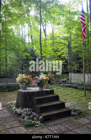 Ispirazione moncone nell'Leolyn boschi a Lilydale assemblaggio, Cassadaga, New York, Chautauqua County, STATI UNITI D'AMERICA Foto Stock