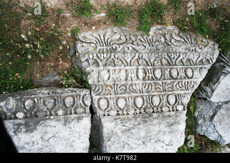 Sito archeologico di Philippi. Questa parte dello scavo proviene dalla zona conosciuta come casa del Vescovo. Philippi fu visitato dall'apostolo Paolo nella Bibbia. Foto Stock