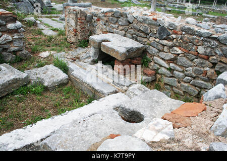 Sito archeologico di Philippi. Questa parte dello scavo proviene dalla zona conosciuta come casa del Vescovo. Philippi fu visitato dall'apostolo Paolo nella Bibbia. Foto Stock