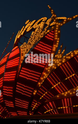 Illuminato segno flamingo a las vegas Foto Stock