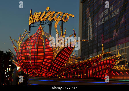 Illuminato segno flamingo a las vegas Foto Stock