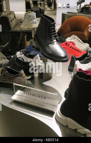 Barneys downtown negozio di lusso a 101 7th Avenue, New York, Stati Uniti d'America Foto Stock