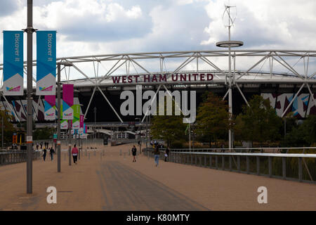 Il London Stadium presso la Queen Elizabeth Olympic Park di marca come la casa del West Ham United Football Club, London, Regno Unito Foto Stock