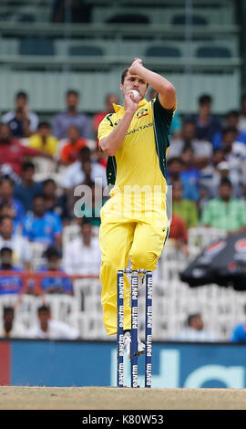 Chennai, India, xvii sep 2017. australiano del contatore bowler neil chi ha preso marvelles 3 wickets dell India in azione di incurvatura durante il 1° odi gainst india a chennai il 17 settembre 2017. seshadri sukumar Foto Stock