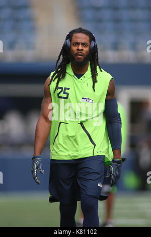 17 settembre 2017: Seattle Seahawks cornerback Richard Sherman (25) si riscalda prima di una partita tra San Francisco 49ers e il Seattle Seahawks al campo CenturyLink a Seattle, WA il 17 settembre 2017. Sean marrone/CSM Foto Stock