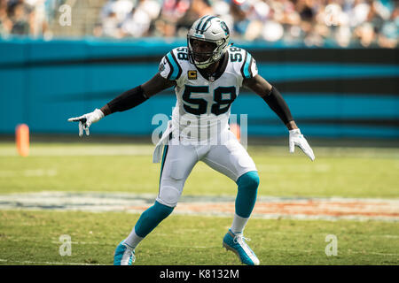 Charlotte, North Carolina, Stati Uniti d'America. Xvii Sep, 2017. Carolina Panthers fuori linebacker Thomas Davis (58) durante l'azione di gioco presso la Bank of America Stadium di Charlotte, NC. Carolina Panthers andare a vincere 9 a 3 oltre le fatture della Buffalo. Credito: Jason Walle/ZUMA filo/Alamy Live News Foto Stock