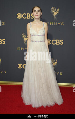 Los ANGELES, CA - 17 settembre: Kiernan Shipka al 69th Emmy Awards Presso il Microsoft Theatre in California il 17 settembre 2017. Credito: Fayes/MediaPunch Foto Stock