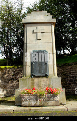 Vista verticale del memoriale di guerra trawden lancashire Foto Stock