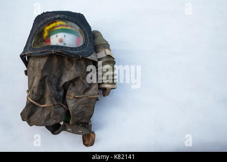 Baby la Seconda Guerra Mondiale maschera a gas Foto Stock