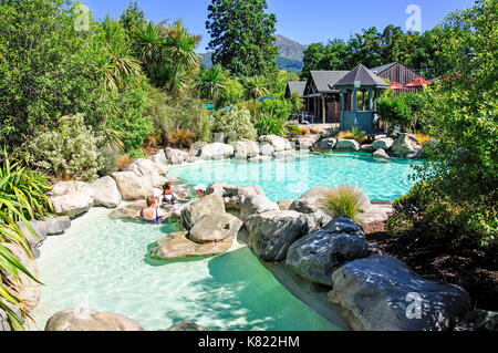 Hot rock pools all'Hanmer Springs Thermal Pool & Spa, Hanmer Springs, Canterbury, Isola del Sud, Nuova Zelanda Foto Stock